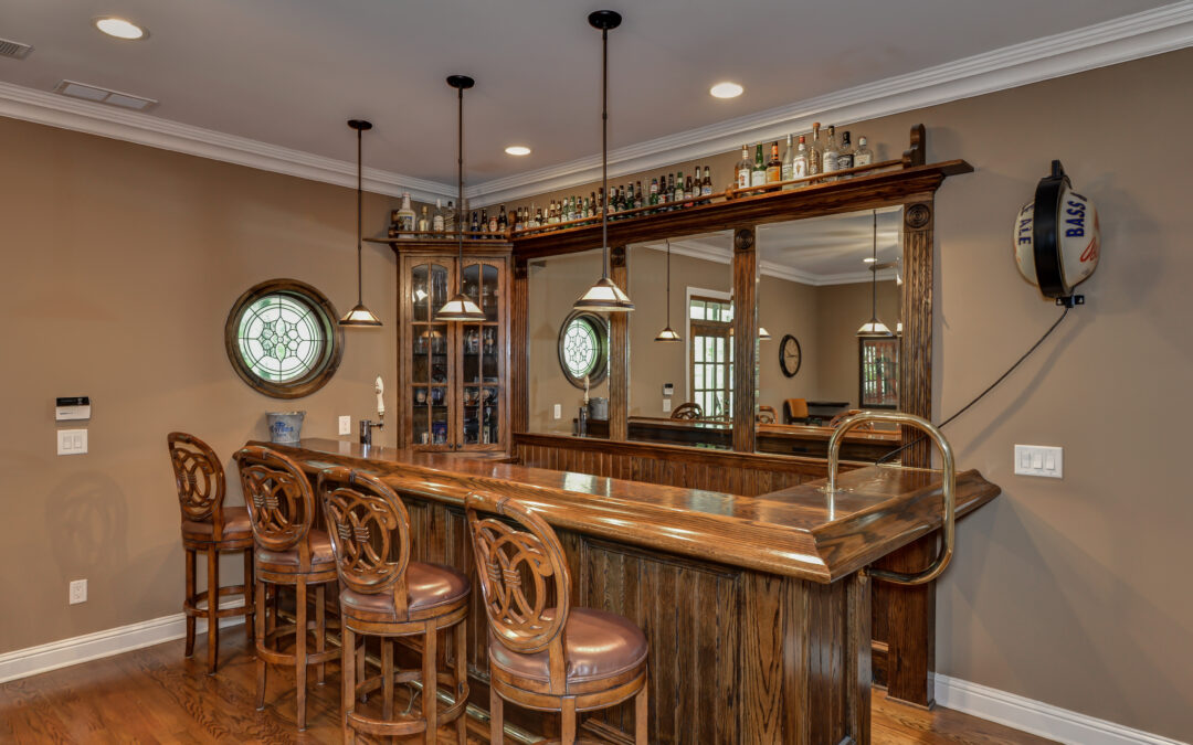 Finished Basement w/Bar and Media Room