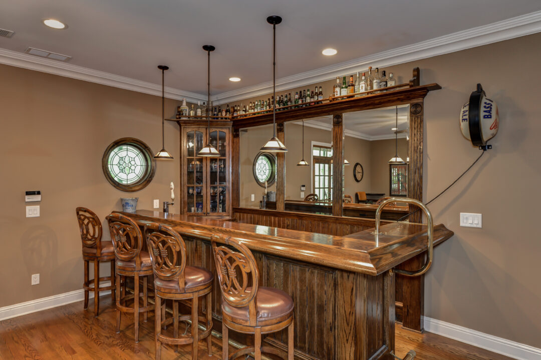 Finished Basement w/Bar and Media Room